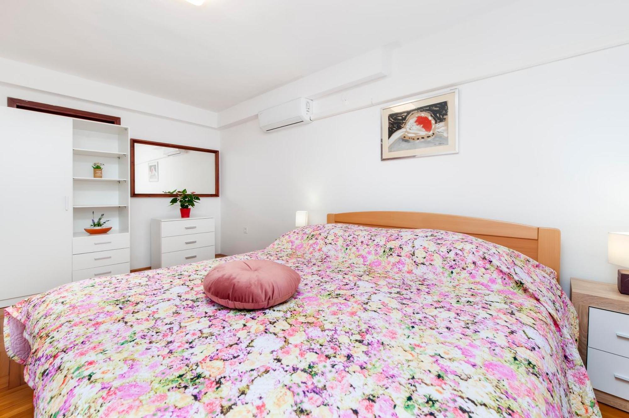 Apartments And Room Silvana Rovinj Luaran gambar