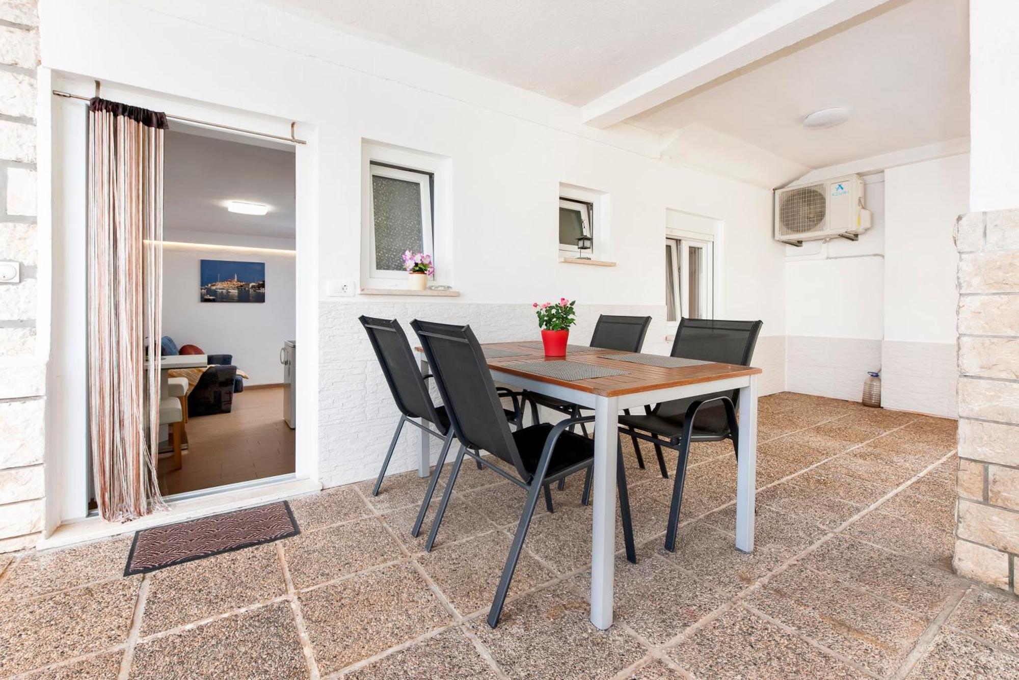 Apartments And Room Silvana Rovinj Luaran gambar